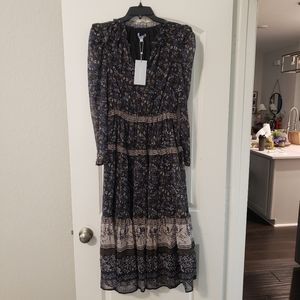 Long sleeve midi- dress